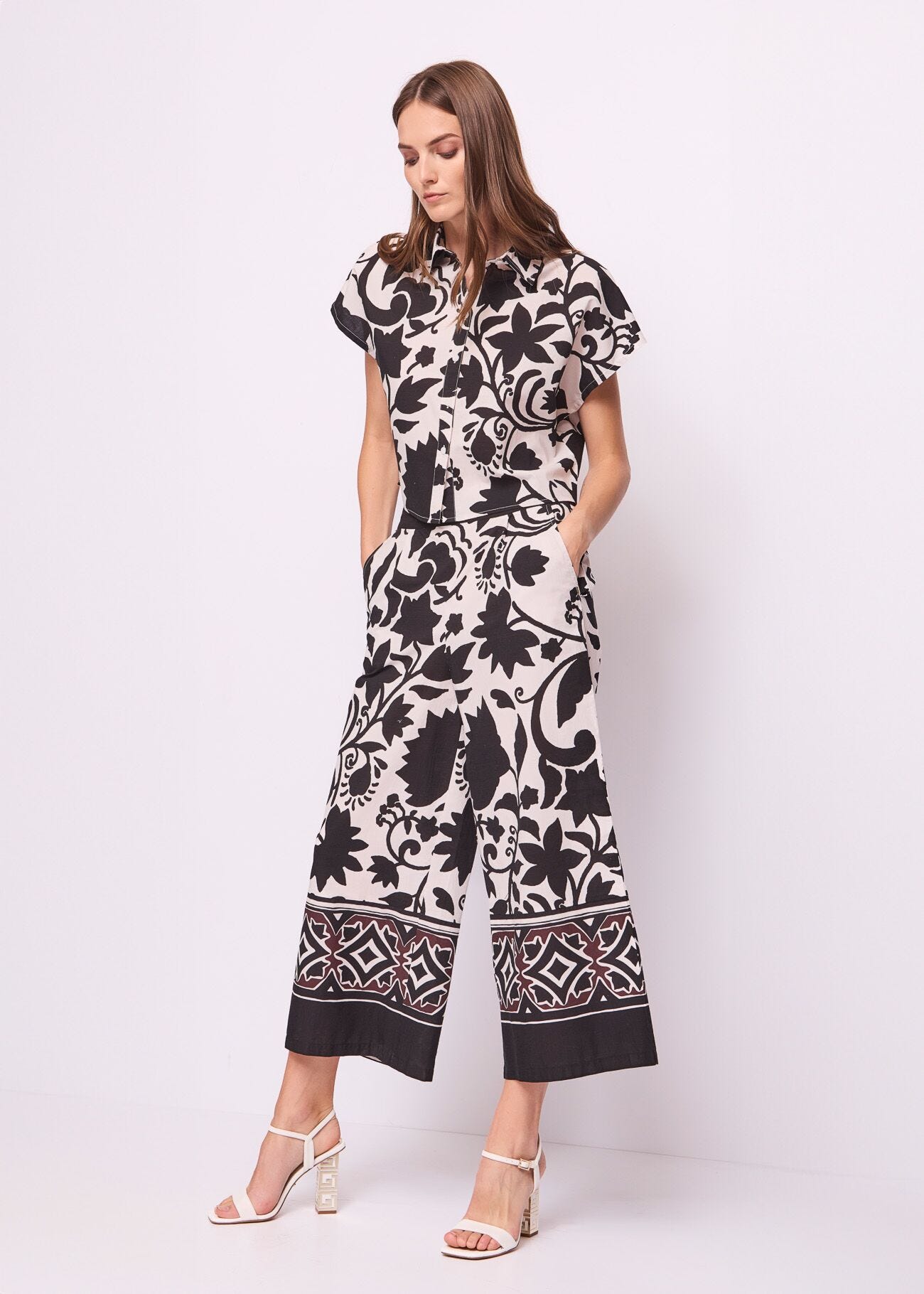 Pantaloni donna con stampa floreale