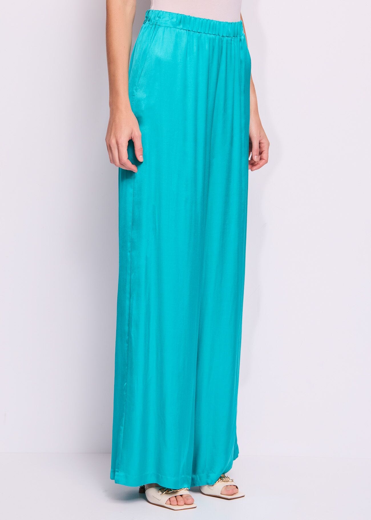 Pantaloni da donna verdi con tasche
