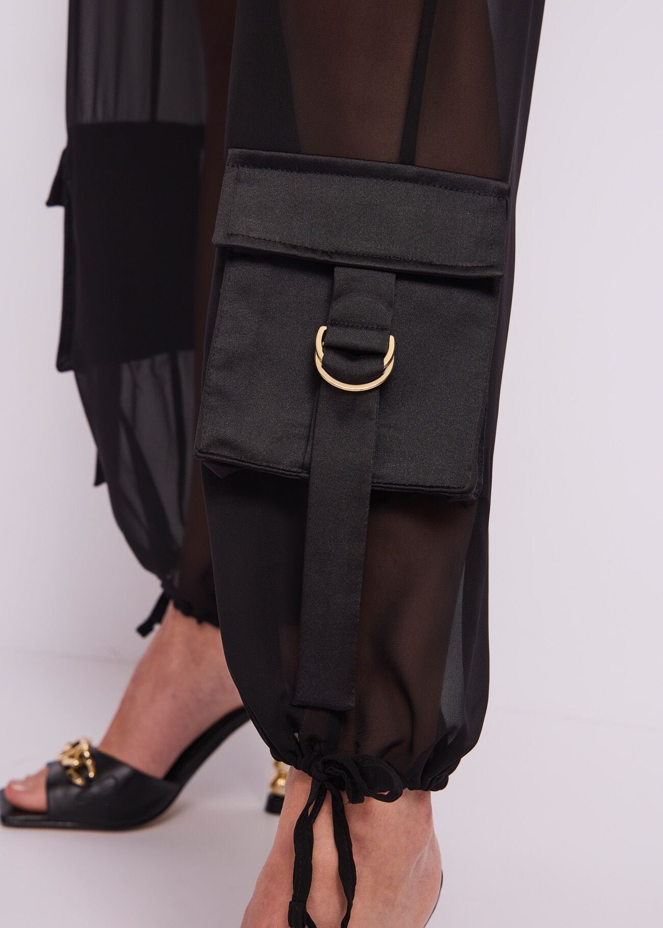 Pantaloni da donna neri cargo
