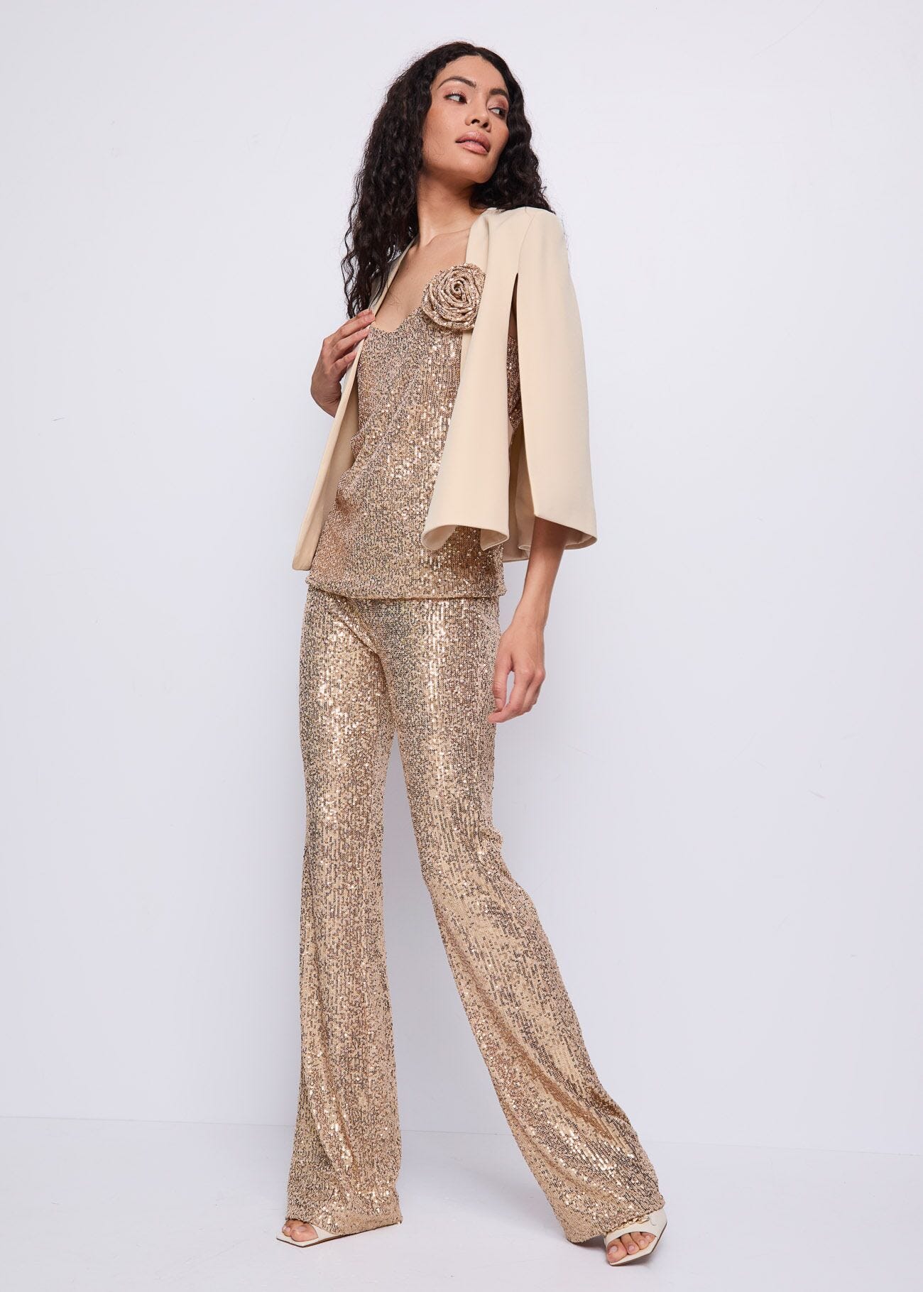Top da donna con spilla fiore