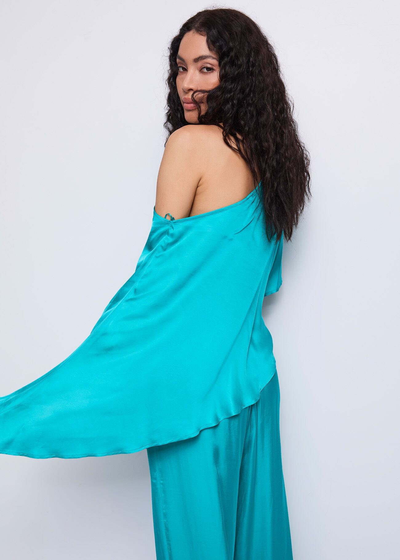 Top vert en satin pour femme