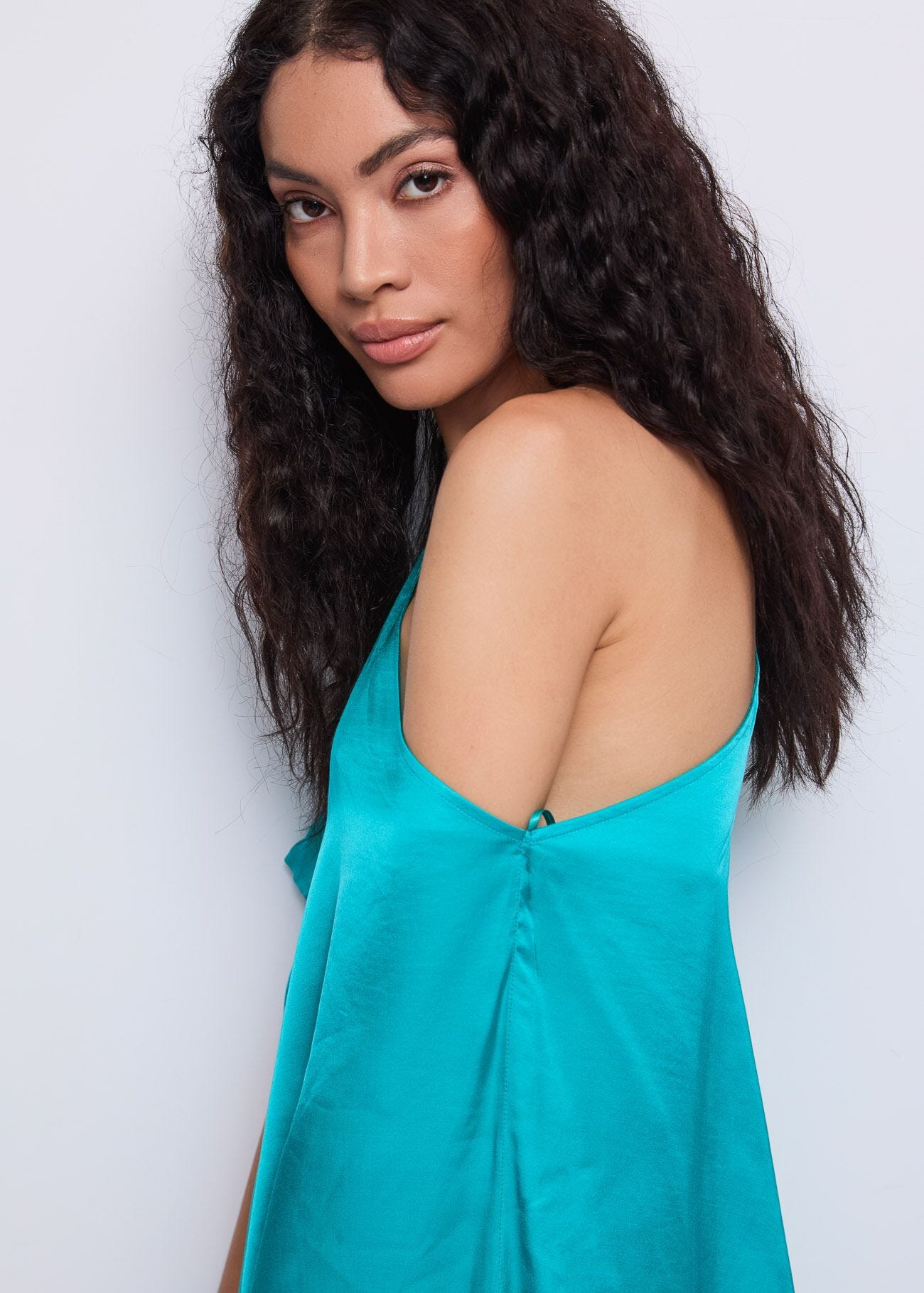 Top vert en satin pour femme
