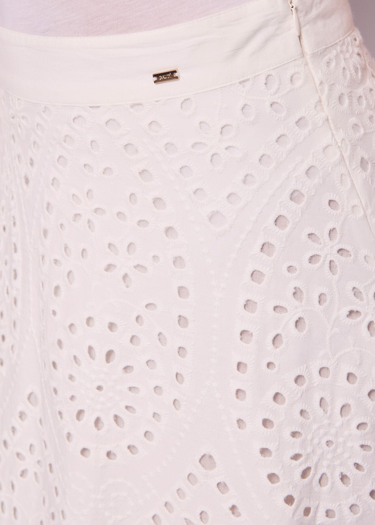 Jupe noire en dentelle et coton