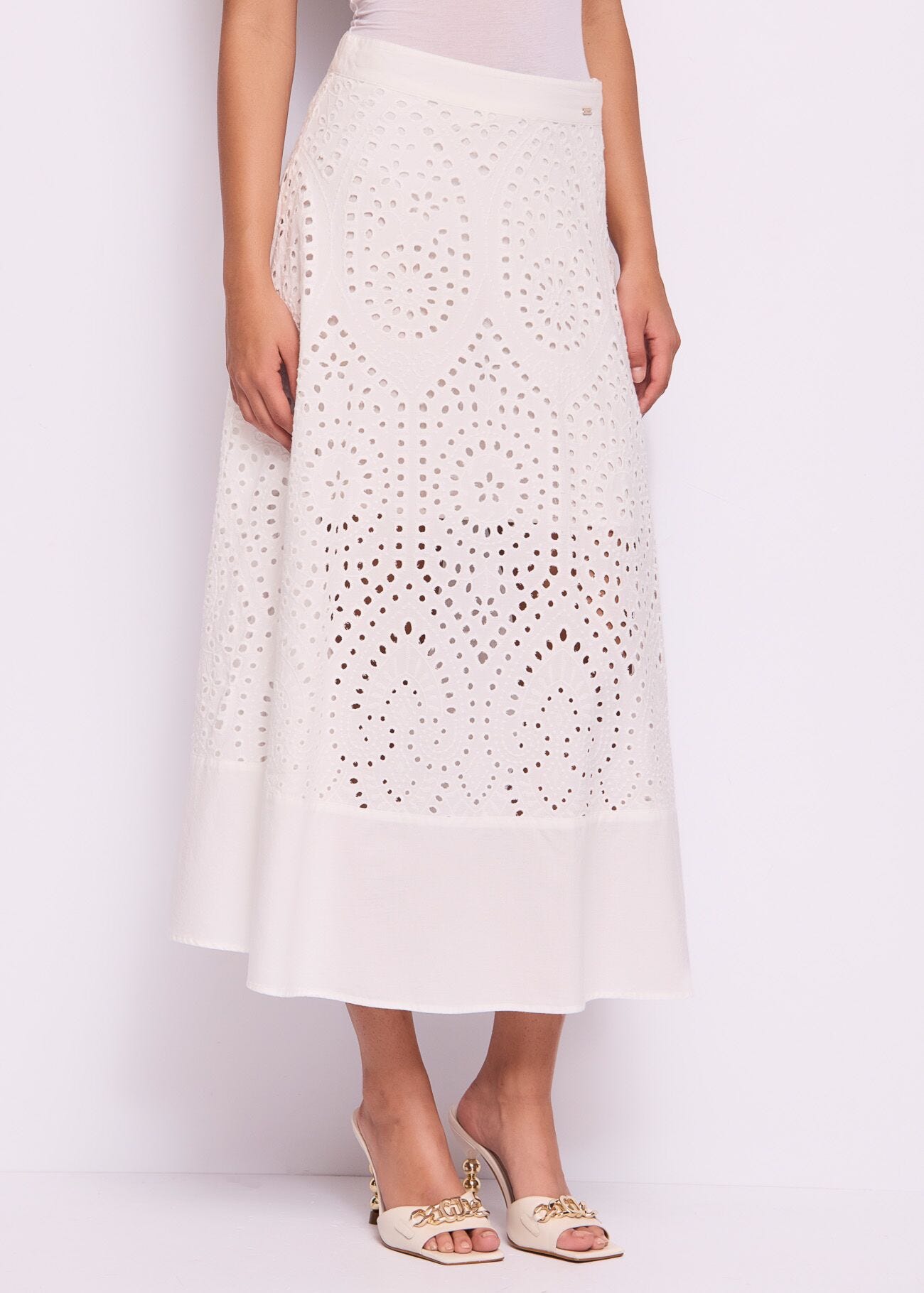 Jupe noire en dentelle et coton