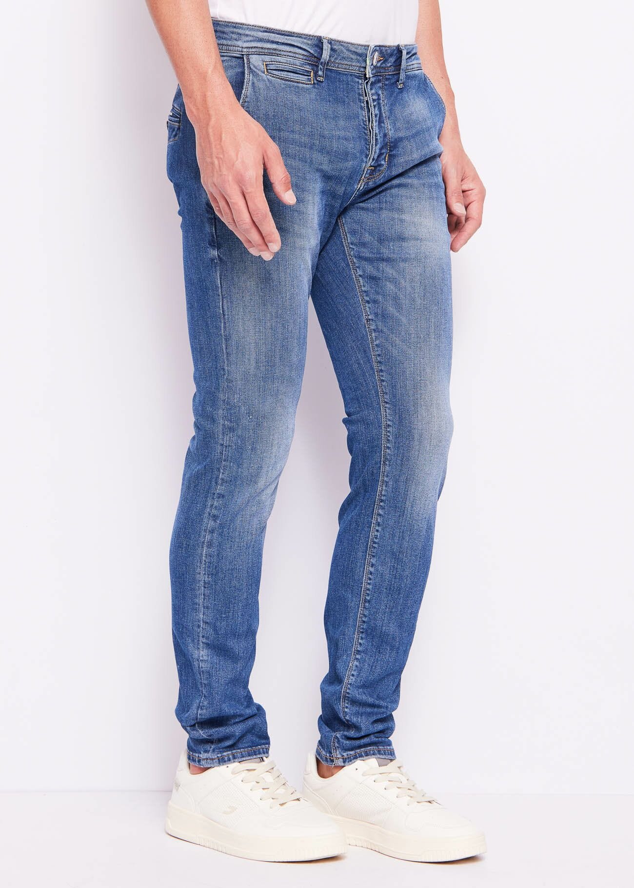 Vaqueros ajustados chinos de algodón desgastado para hombre