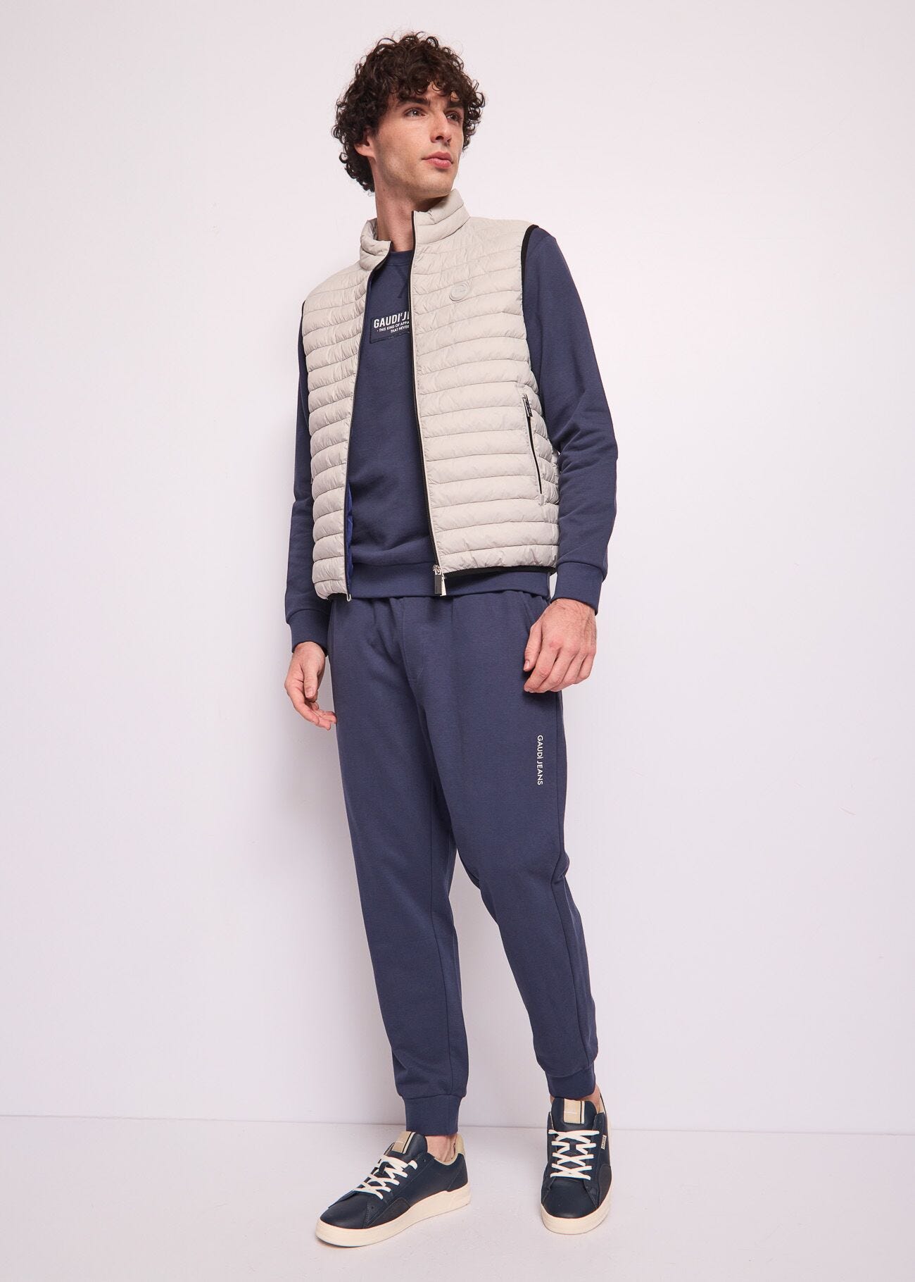 Gilet grigio in nylon imbottito
