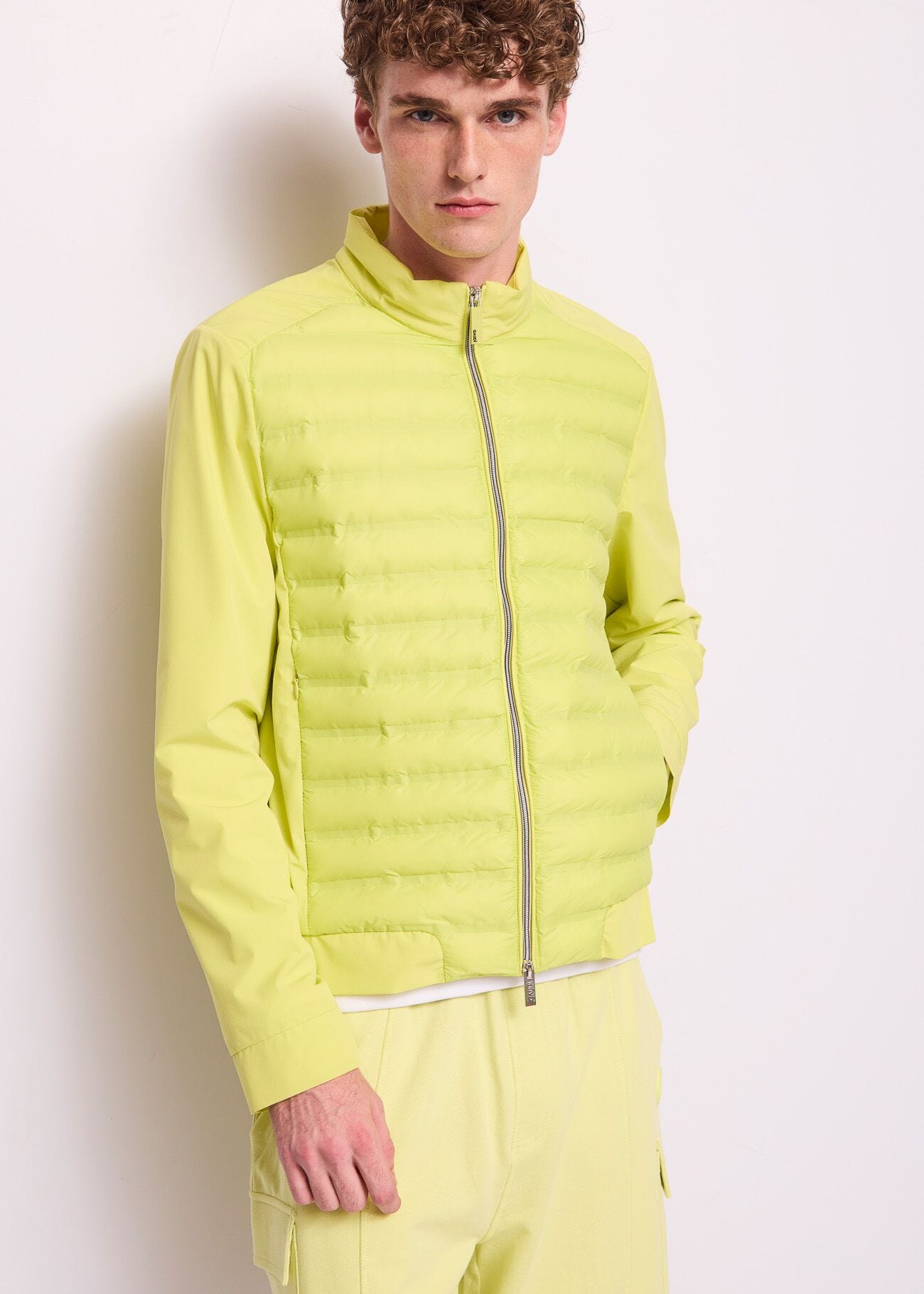 Giacca gialla da uomo in nylon
