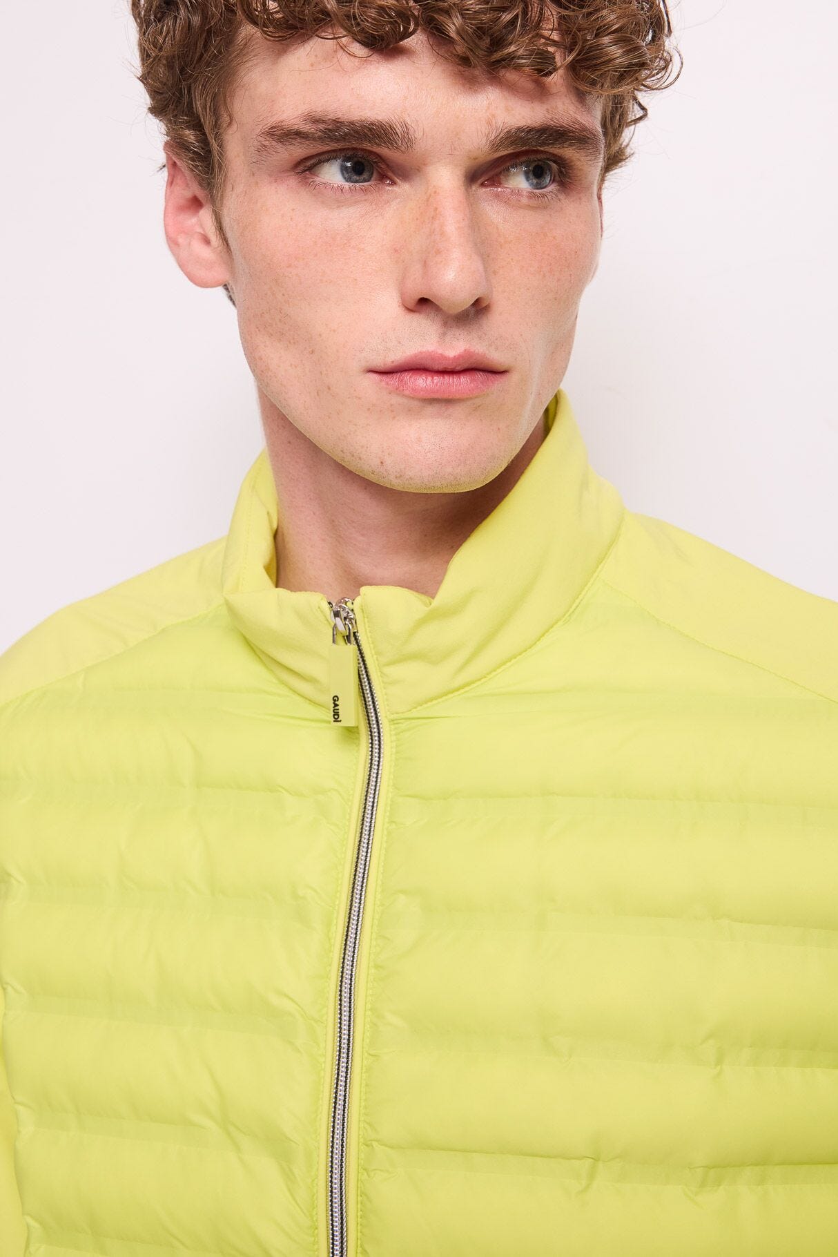 Giacca gialla da uomo in nylon