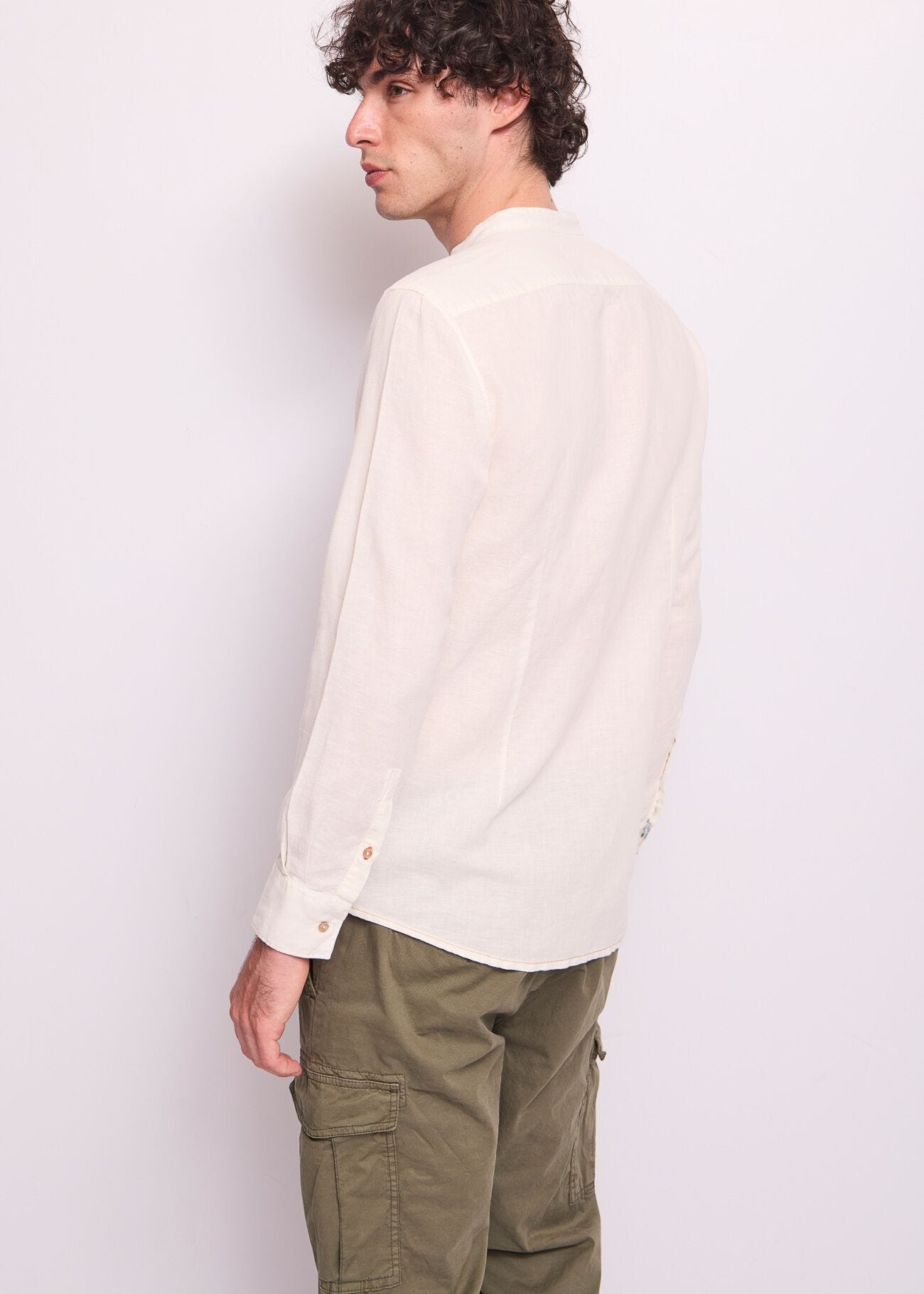Camicia bianca da uomo in lino
