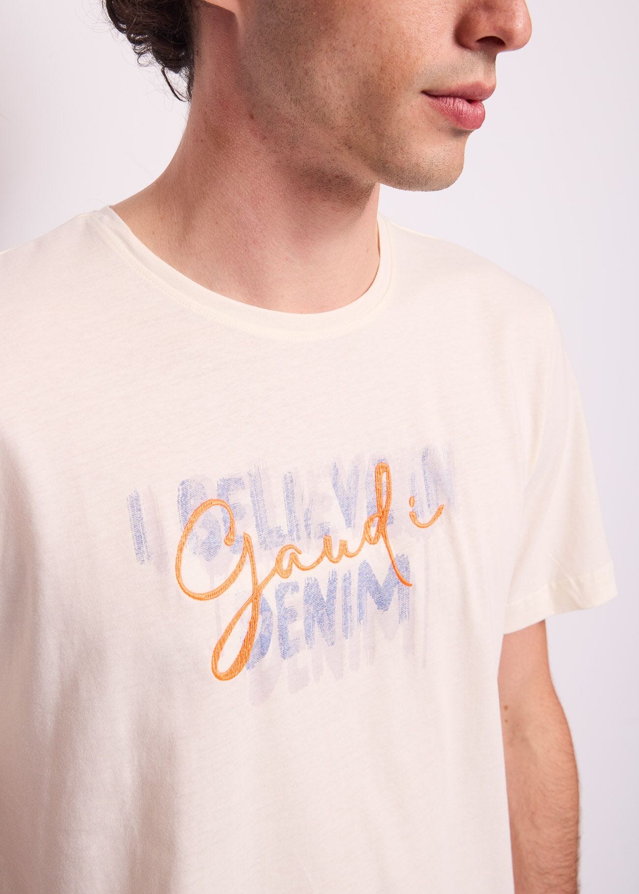 Camiseta blanca de algodón para hombre
