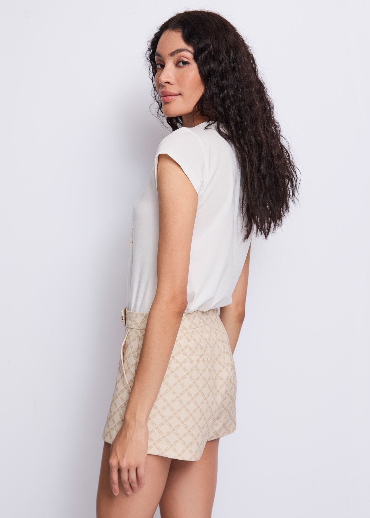 T-shirt da donna bianca con stampa e strass