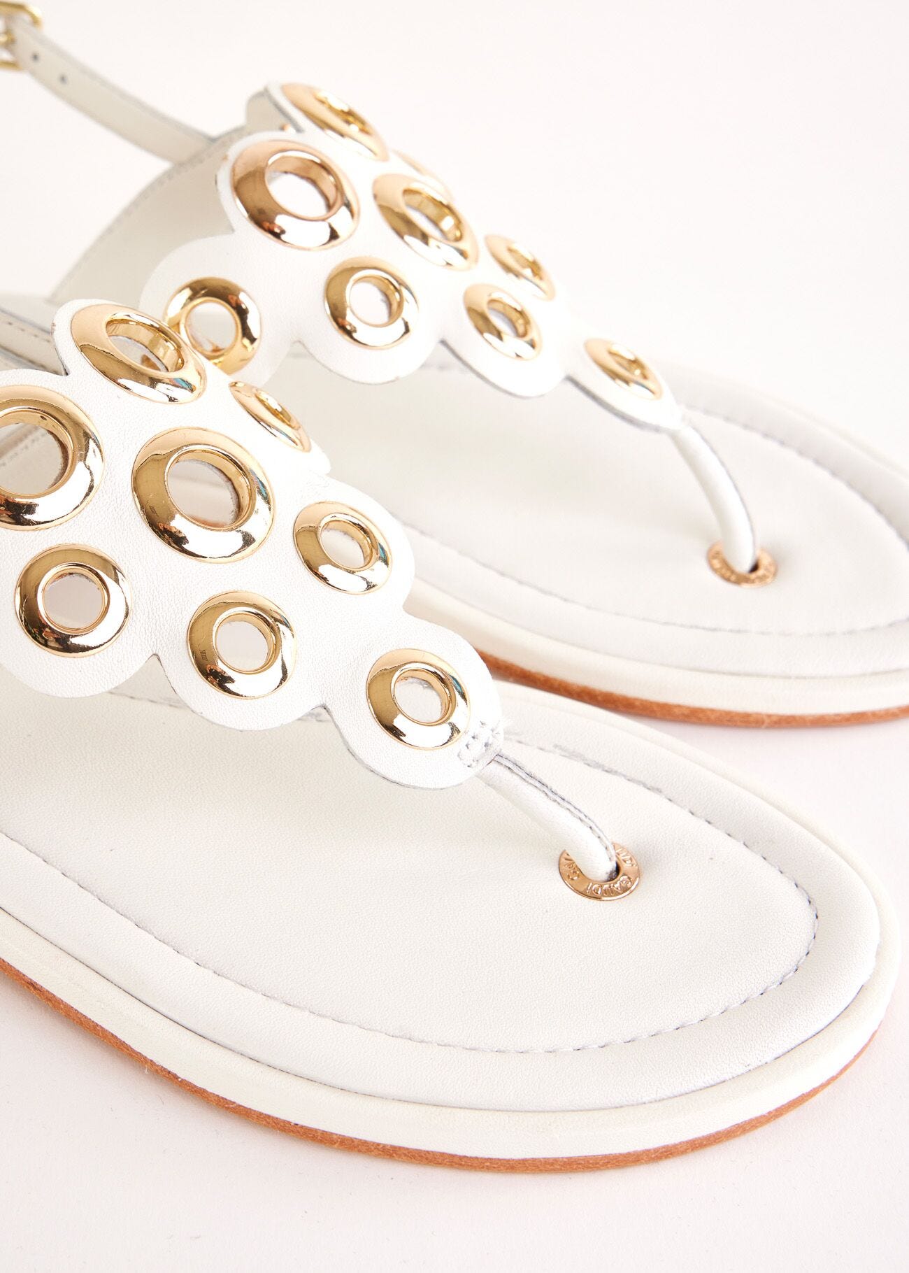 Sandales plates blanches en cuir