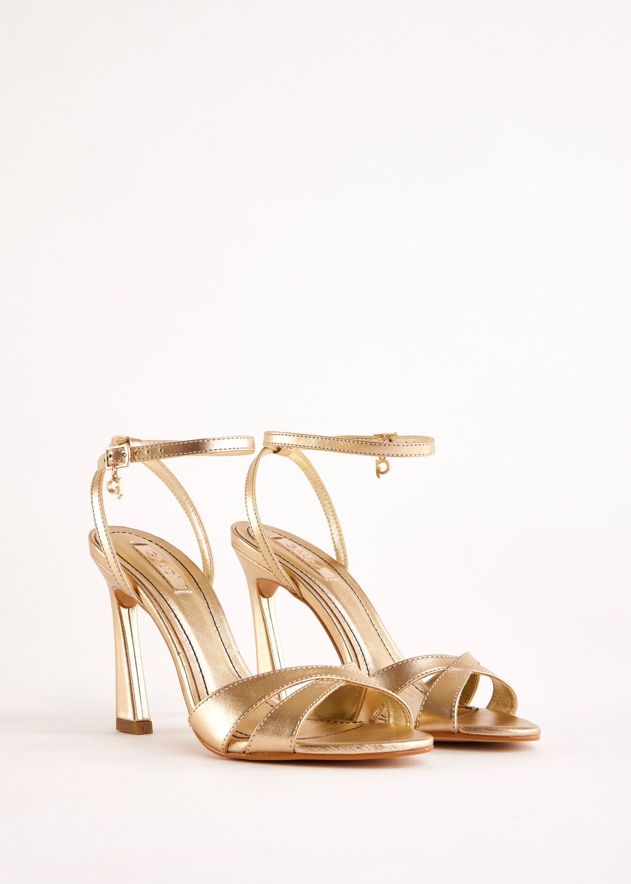 Laminated leather sandals