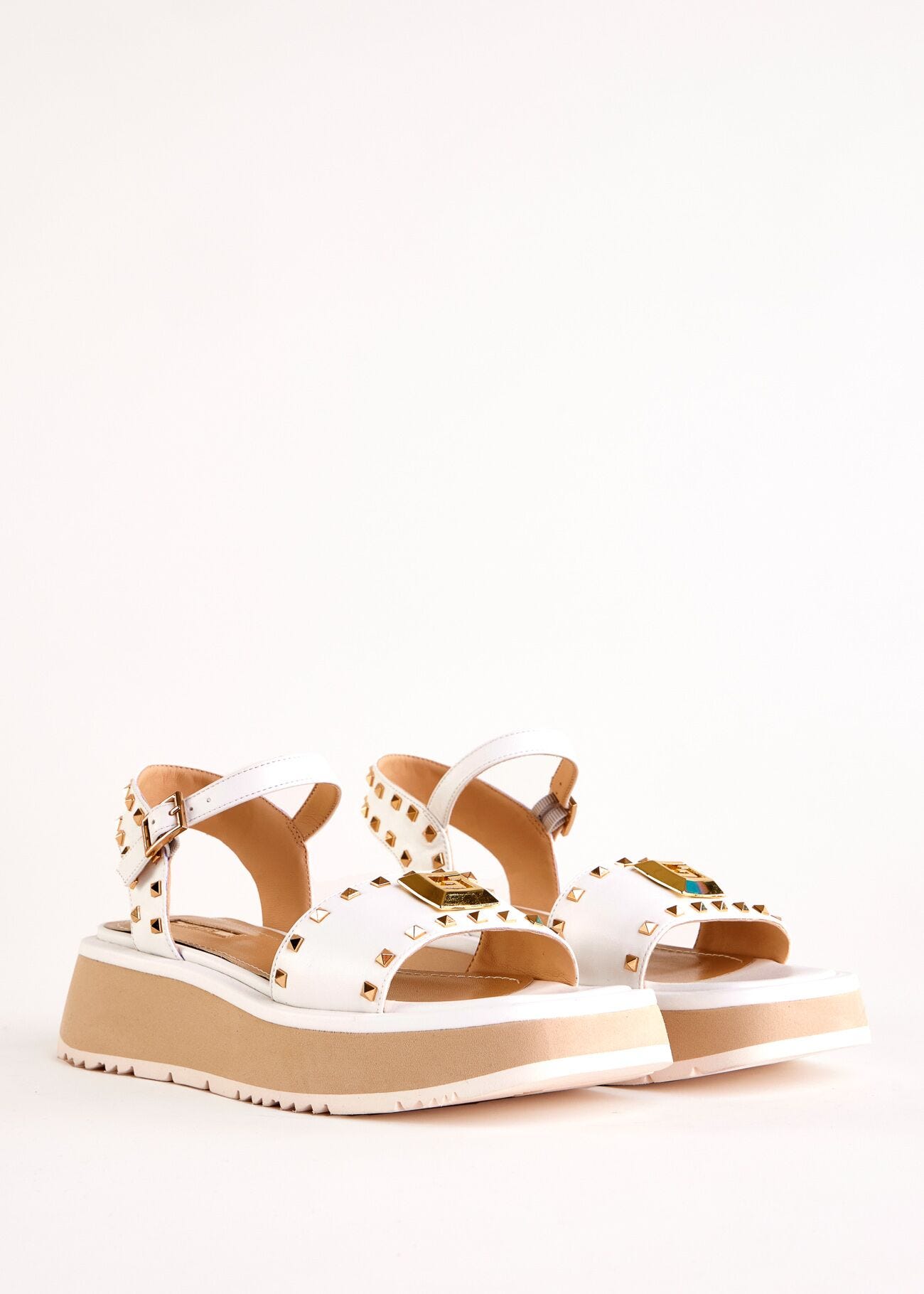Sandales blanches en matière synthétique