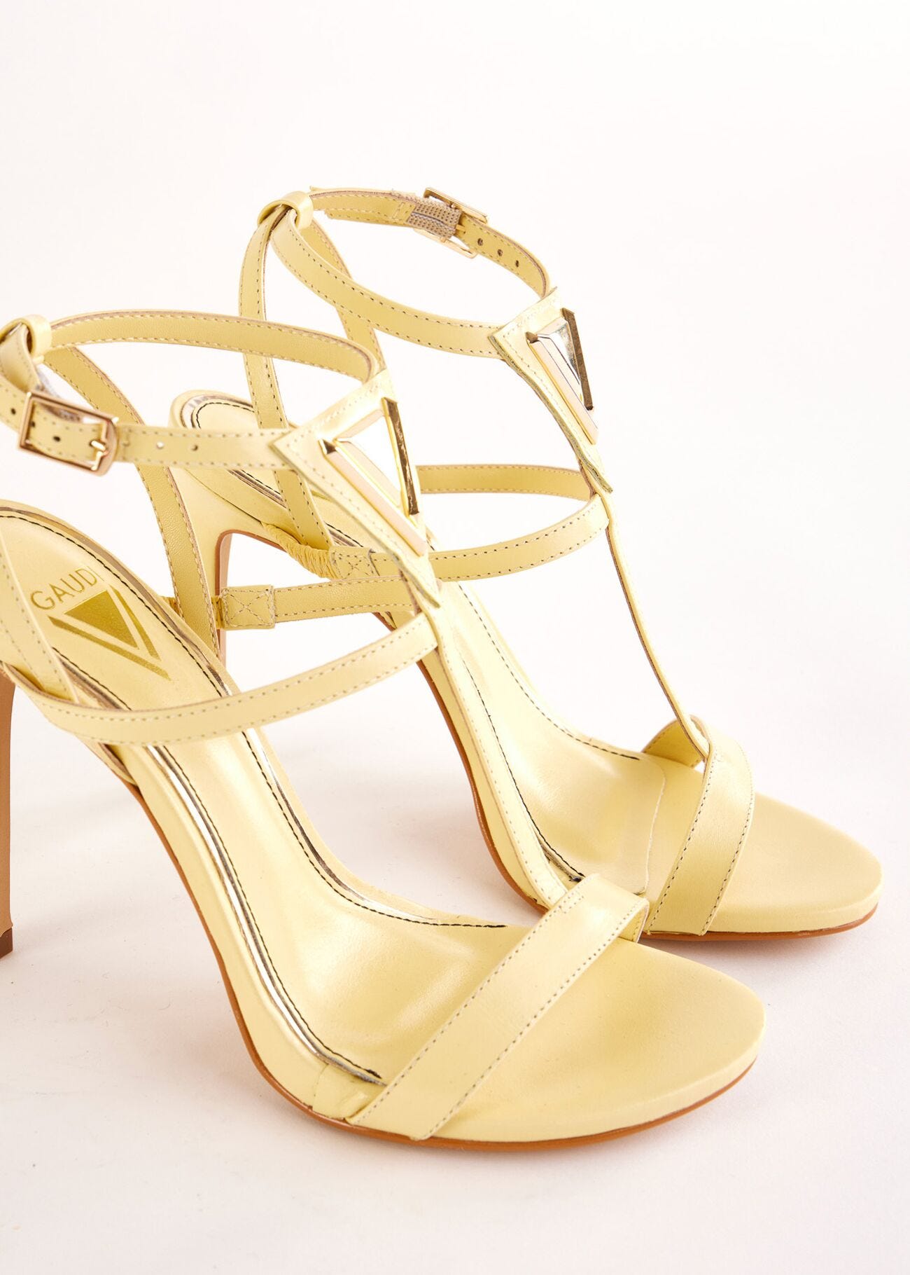 Sandali gialli in pelle