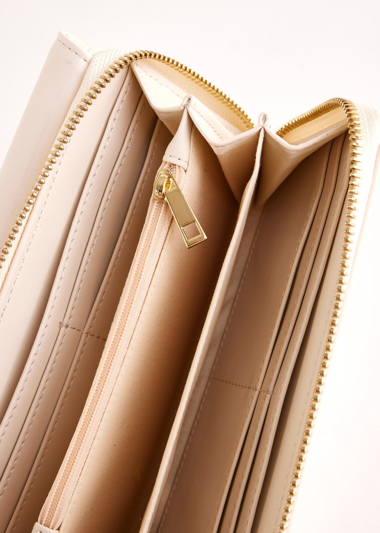 White zip-around wallet