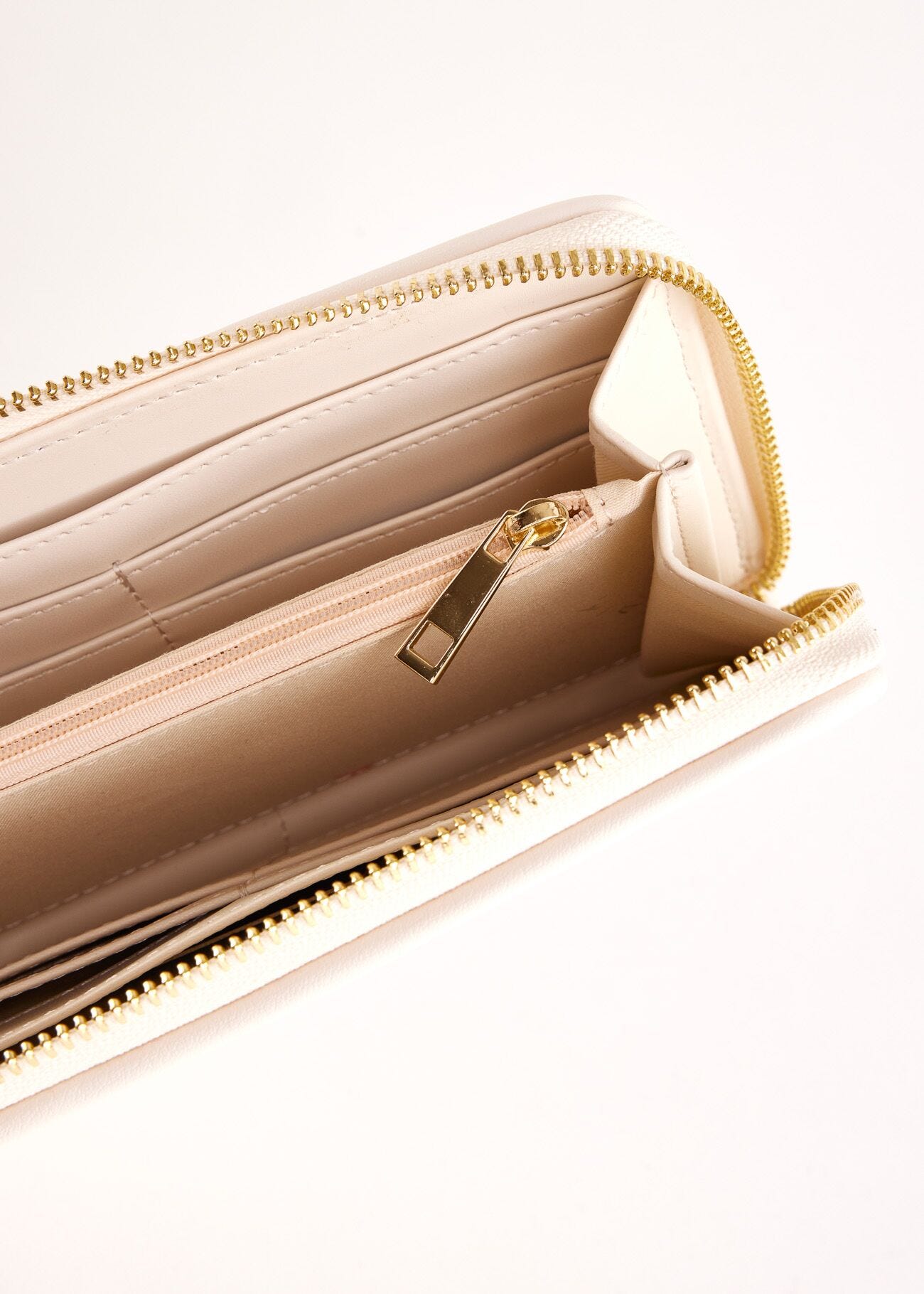 White zip-around wallet