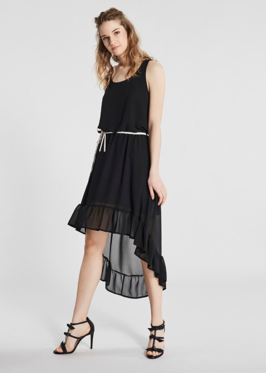 Robe asym&eacute;trique en cr&ecirc;pe georgette.