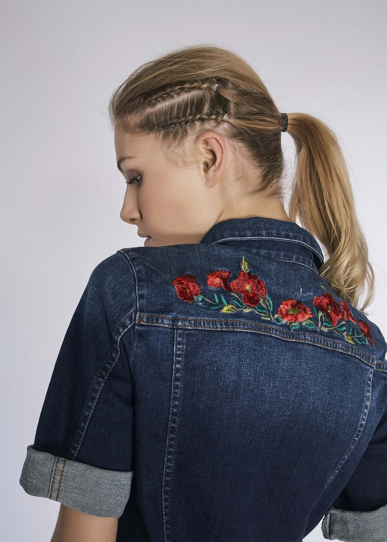 Denim jacket with floral embroidery 