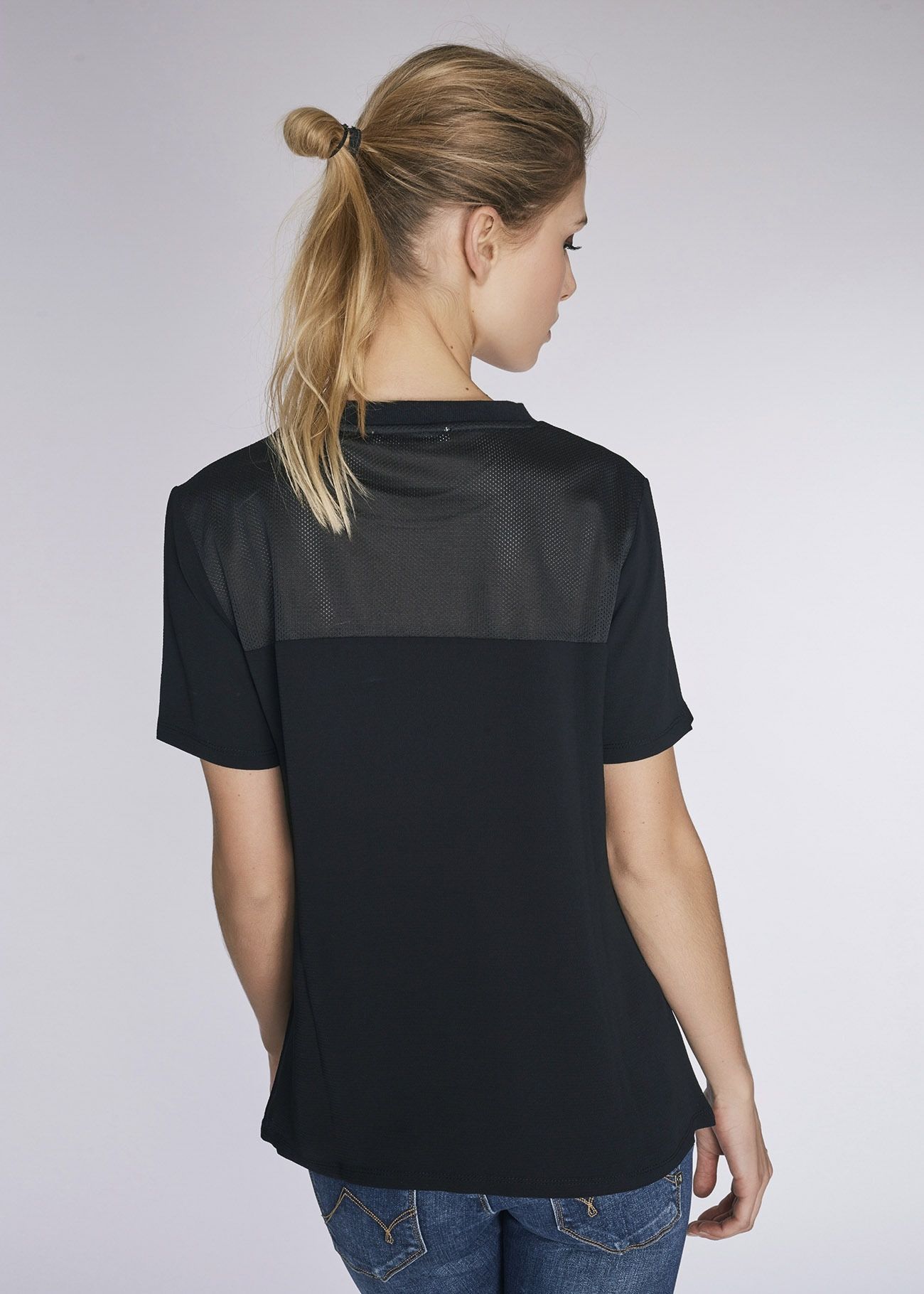 Technical T-shirt with studs 