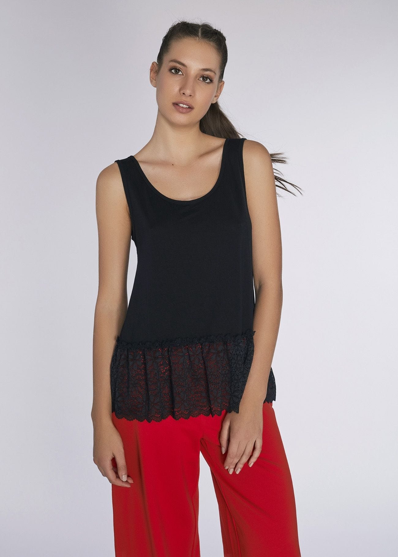 Viscose jersey and lace top