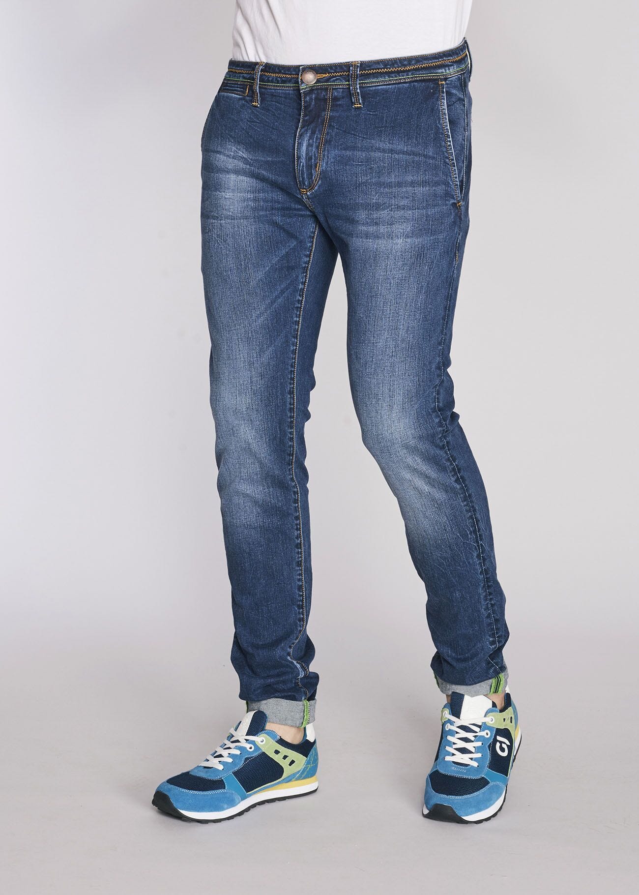 Cal&ccedil;as skinny em denim stretch 