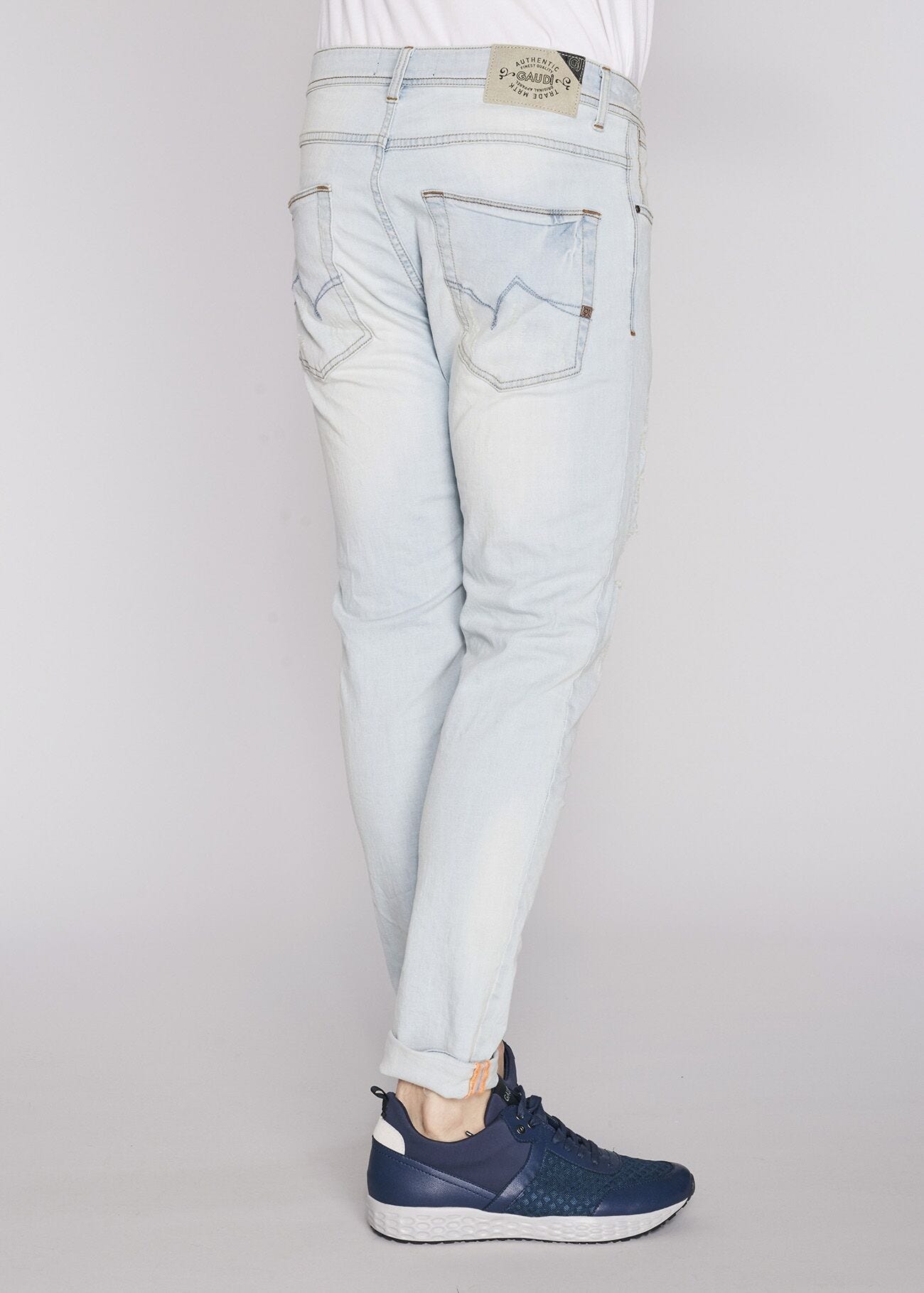 Jeans skinny em denim claro 