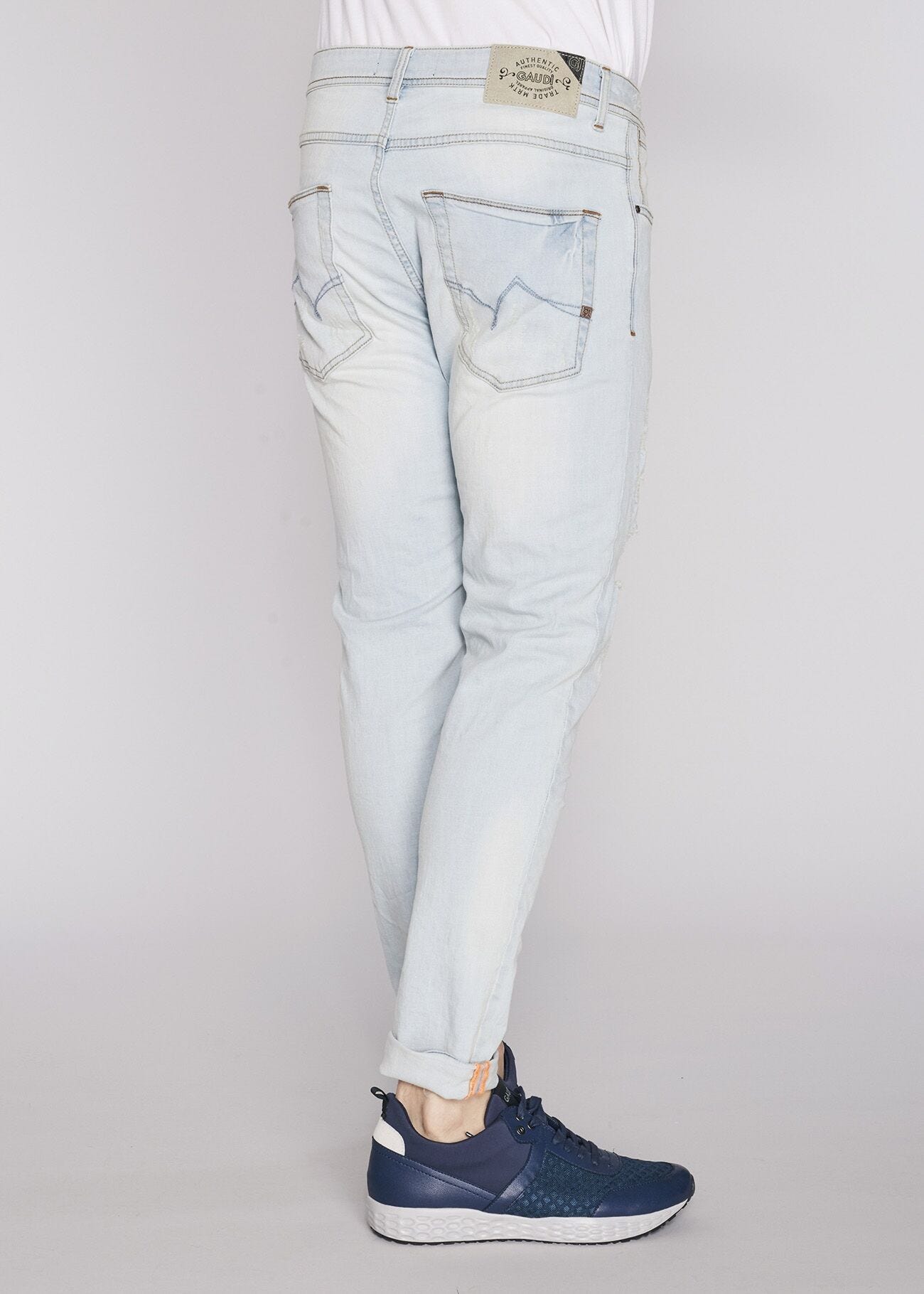 Skinny jeans in pale blue denim 