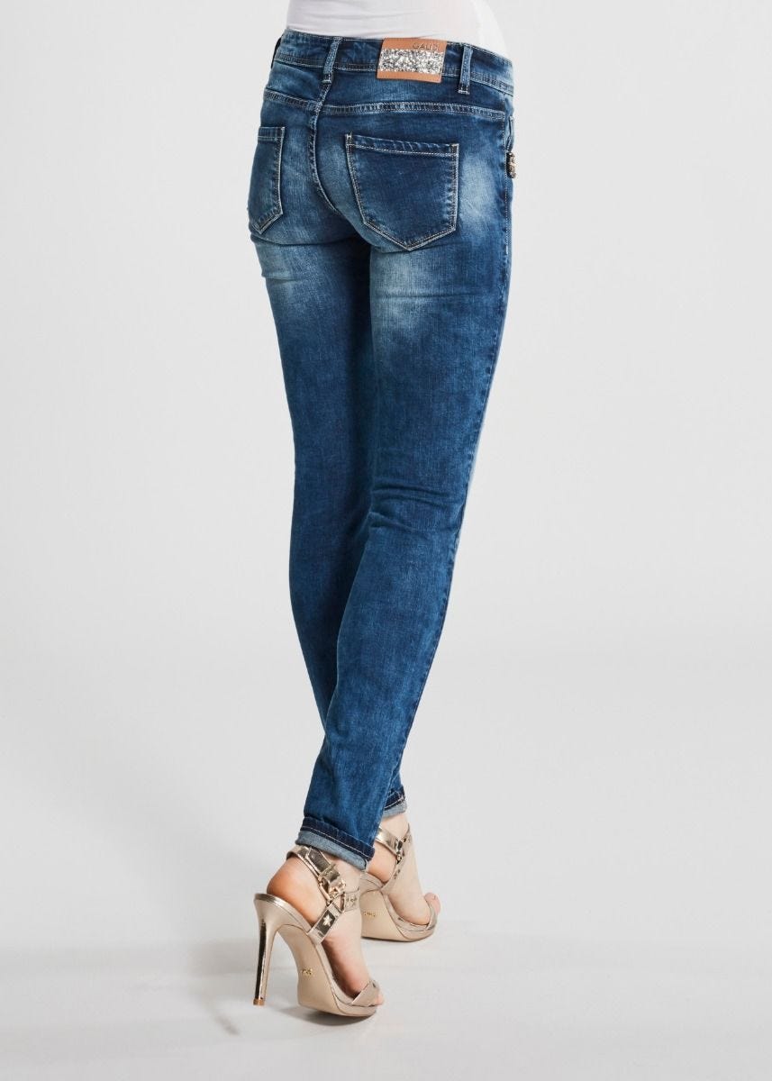Skinny jeans with jewelled details 