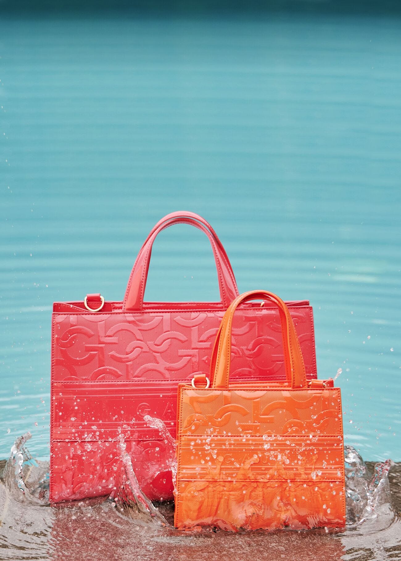 Sac à main fuchsia avec logo