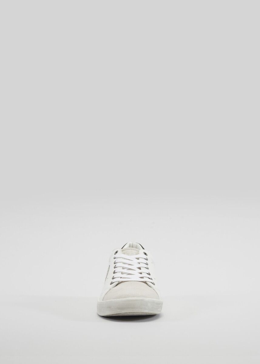 Leather trainers with patches