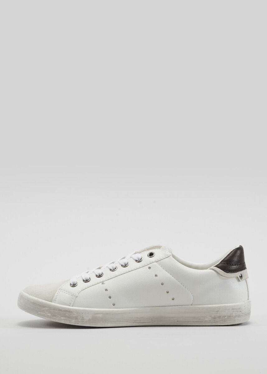 Leather trainers with patches