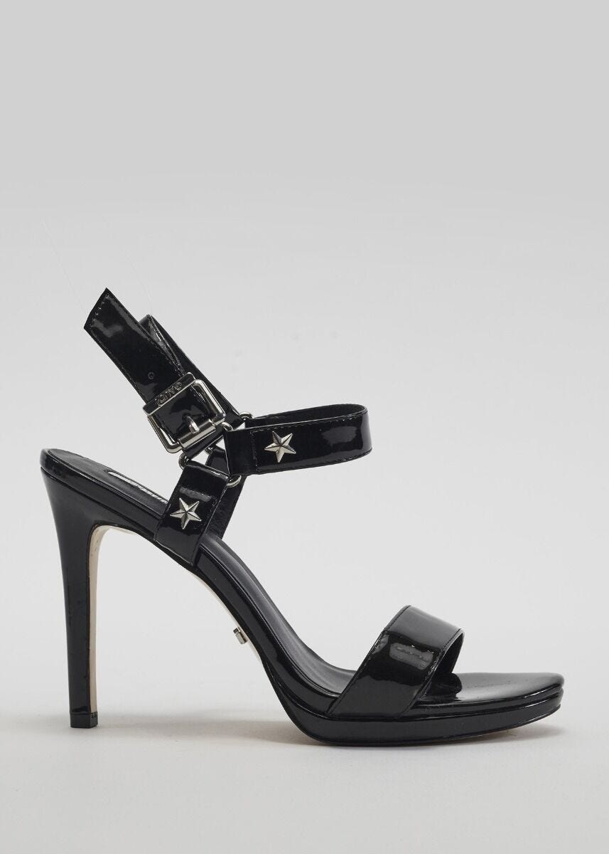 Patent leather sandals with stars 