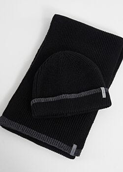 Black Matching hat and scarf Gaudì Fashion
